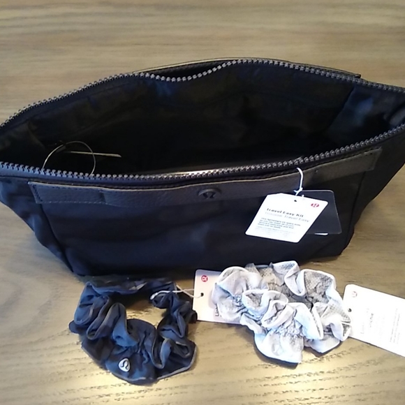 NEW Lululemon Travel Easy Kit & Two Scrunchies - Picture 5 of 11